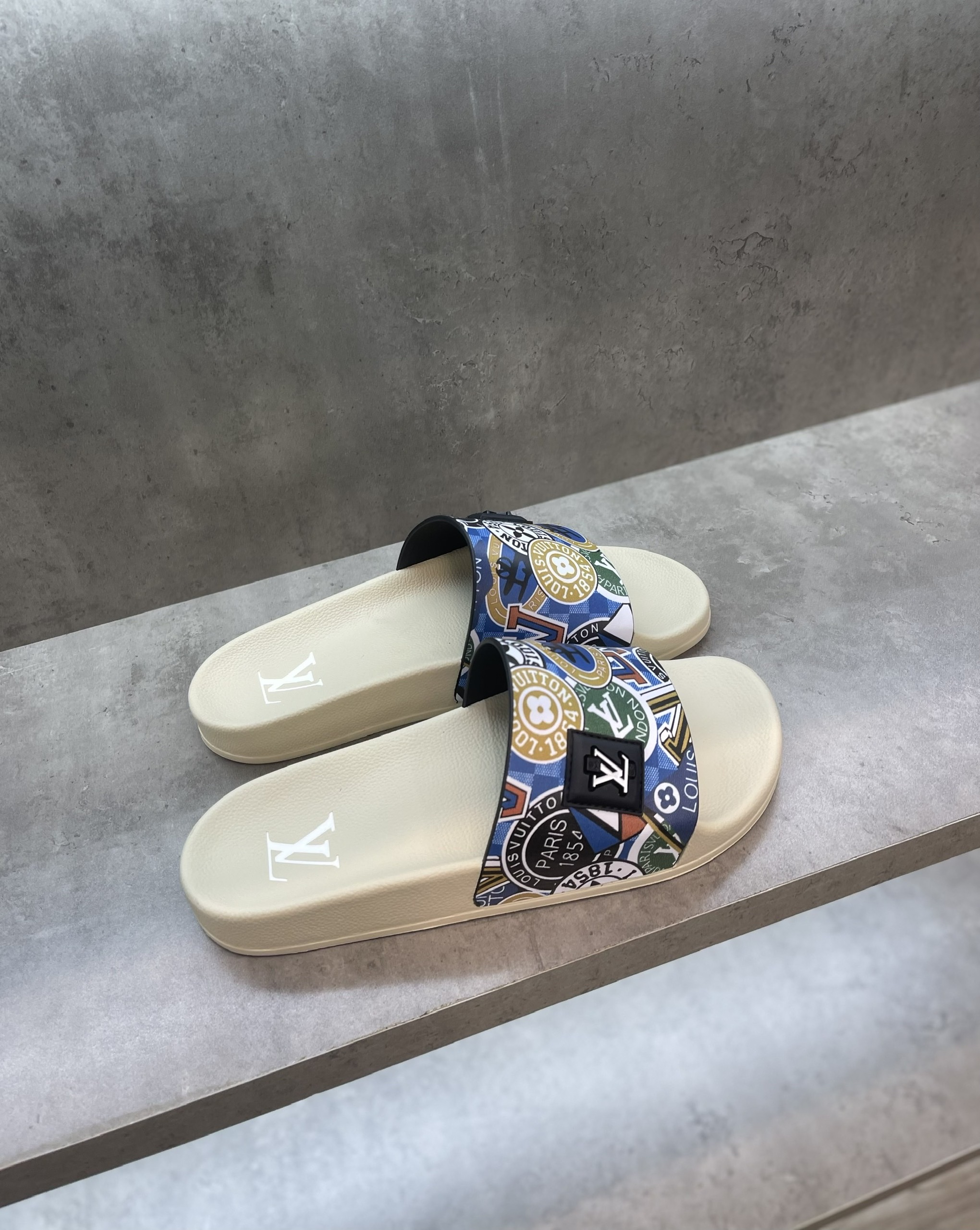 Giảm giá Dép louis vuitton siêu cấp họa tiết fullbox BeeCost #12 Giảm giá Dép louis vuitton siêu cấp họa tiết fullbox BeeCost